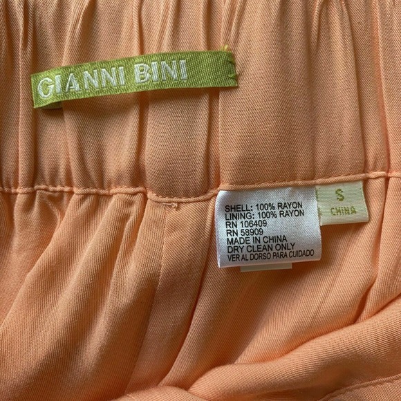 Gianni Bini Melon Rayon Embroidered Hem Midi Shorts Size S - Picture 7 of 12